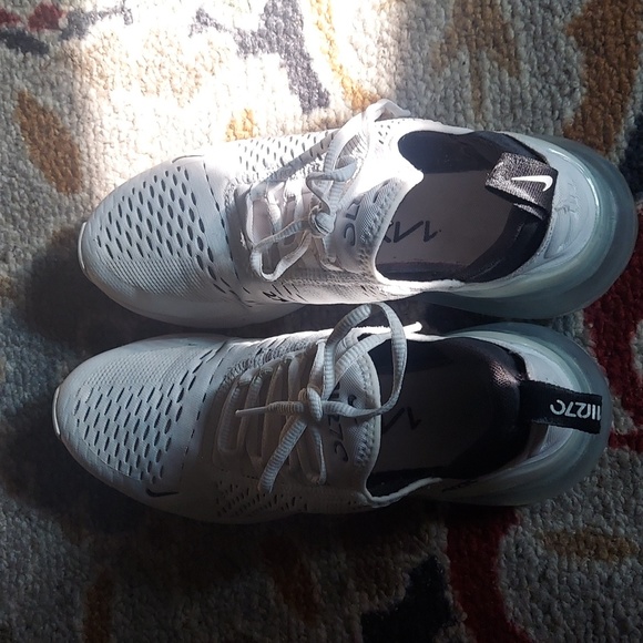 Nike Shoes - Nike Air Max 270's
